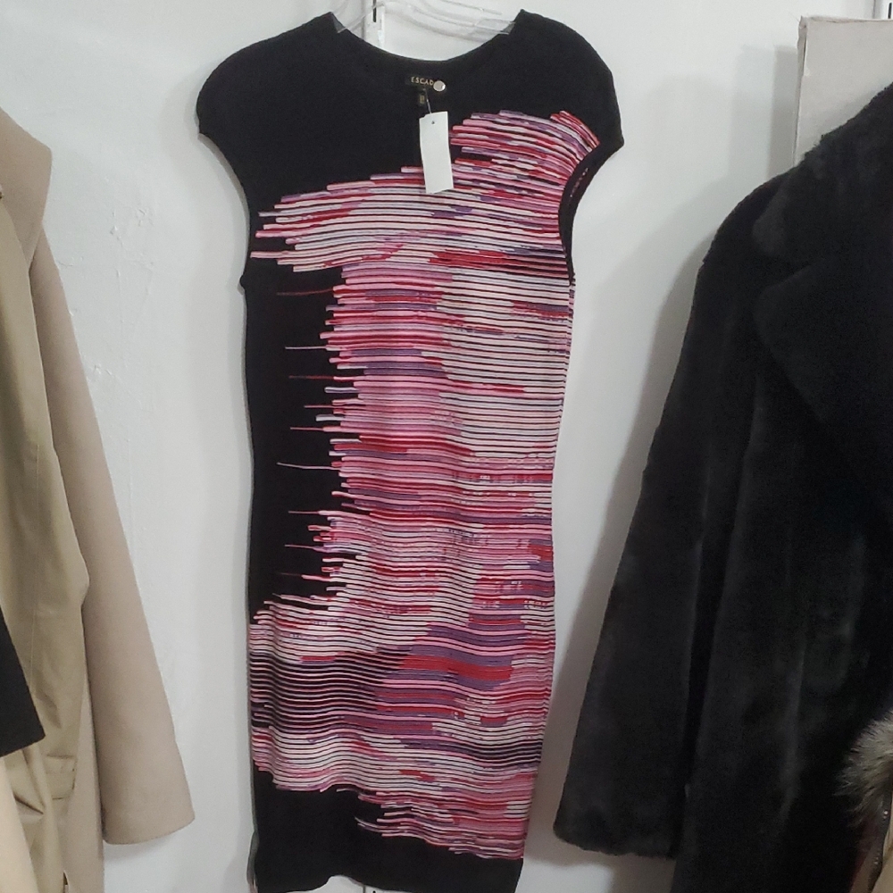Escada Black and Pink Patterned Knitted Stretchy Mini Dress